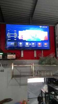 Lắp smart tivi cường lực 60 inch cho khách ở Hà Nội